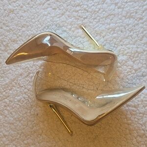 Mackin J Beige And Gold Clear Pumps